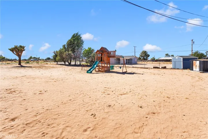 21930 Mohican Avenue, Apple Valley, California 92307