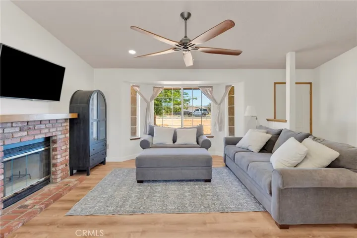 21930 Mohican Avenue, Apple Valley, California 92307