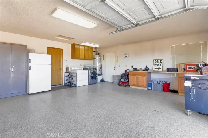 21930 Mohican Avenue, Apple Valley, California 92307