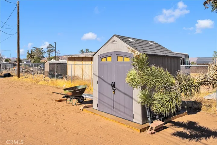 21930 Mohican Avenue, Apple Valley, California 92307