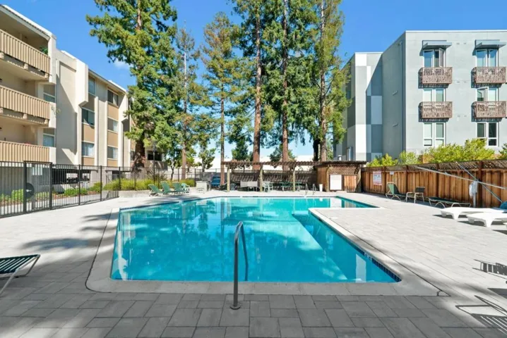 400 Ortega Avenue 122, Mountain View, California 94040