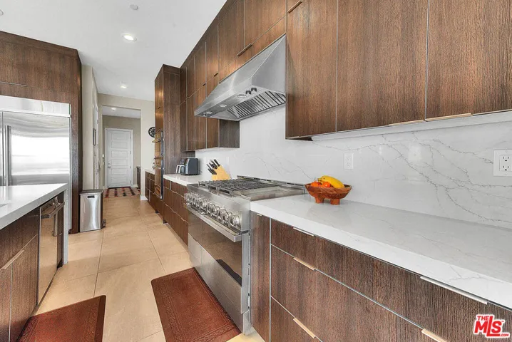 20558 W Overlook Court, Porter Ranch, California 91326