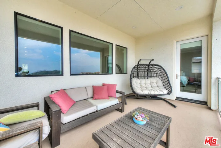 20558 W Overlook Court, Porter Ranch, California 91326