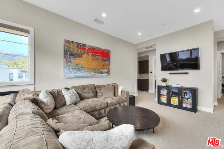 20558 W Overlook Court, Porter Ranch, California 91326