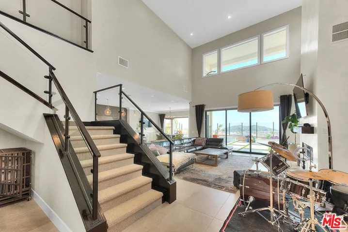20558 W Overlook Court, Porter Ranch, California 91326 — photo 5