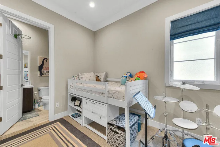 20558 W Overlook Court, Porter Ranch, California 91326