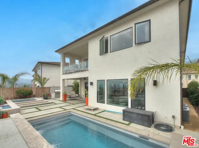 20558 W Overlook Court, Porter Ranch, California 91326