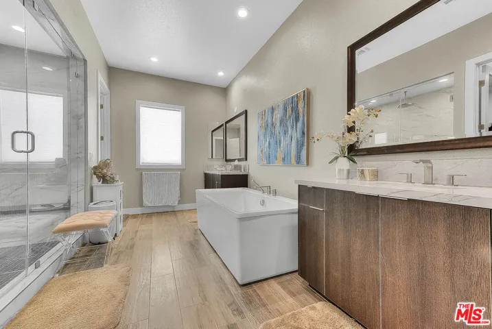 20558 W Overlook Court, Porter Ranch, California 91326