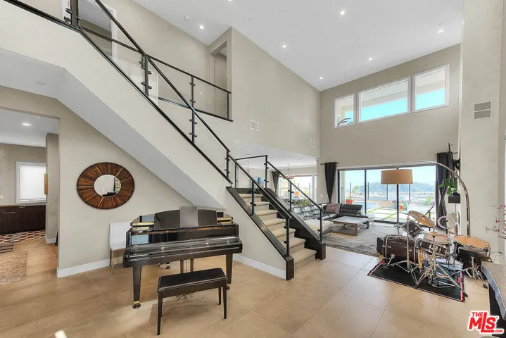 20558 W Overlook Court, Porter Ranch, California 91326