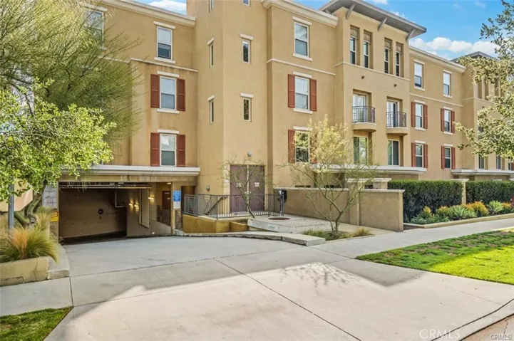 128 N Oak Knoll Avenue 317, Pasadena, California 91101