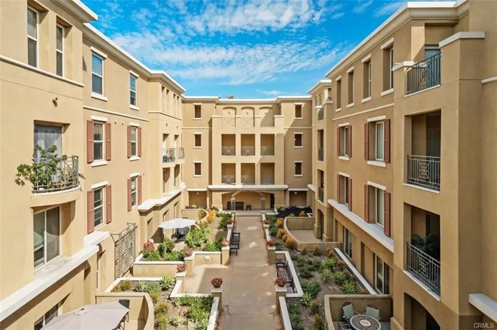 128 N Oak Knoll Avenue 317, Pasadena, California 91101