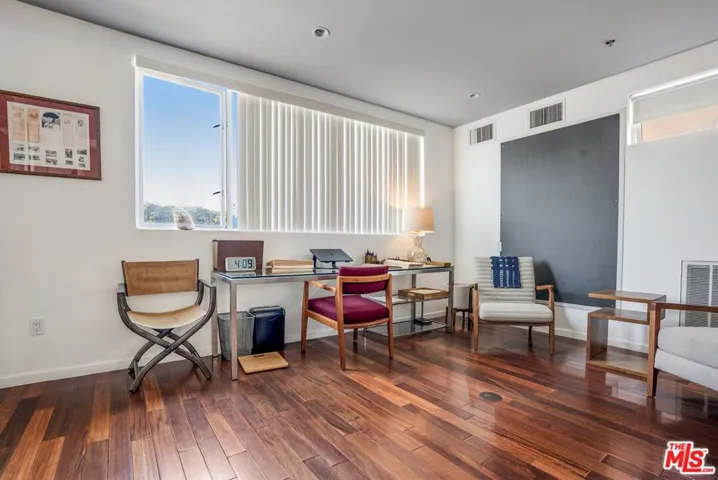 2114 Narcissus Court, Venice, California 90291