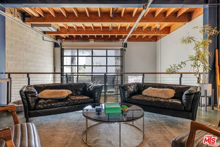2114 Narcissus Court, Venice, California 90291