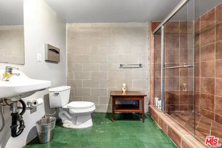 2114 Narcissus Court, Venice, California 90291