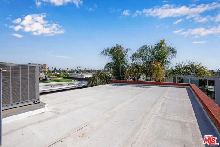2114 Narcissus Court, Venice, California 90291