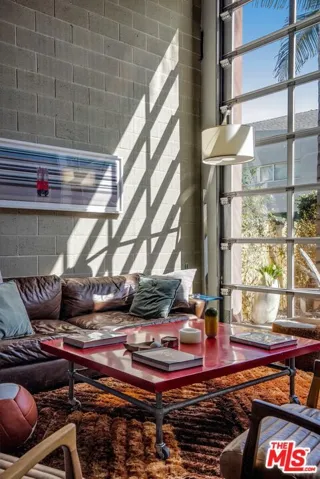 2114 Narcissus Court, Venice, California 90291