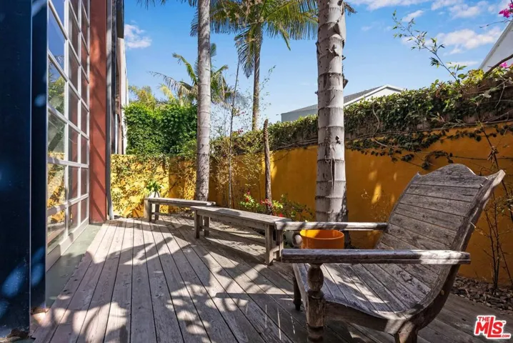 2114 Narcissus Court, Venice, California 90291