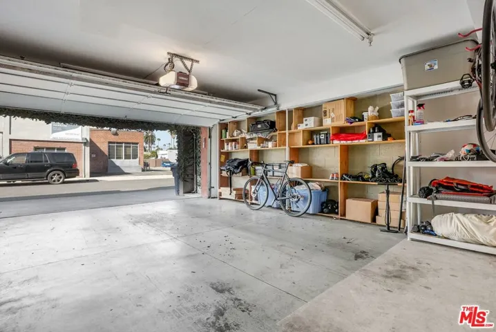 2114 Narcissus Court, Venice, California 90291