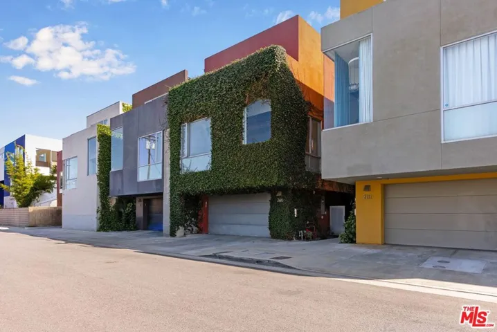 2114 Narcissus Court, Venice, California 90291