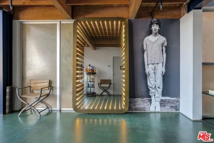 2114 Narcissus Court, Venice, California 90291