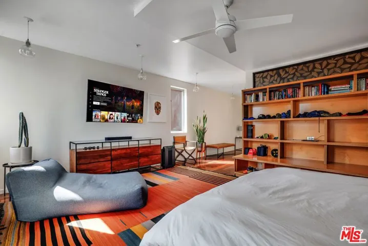2114 Narcissus Court, Venice, California 90291