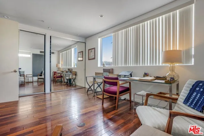 2114 Narcissus Court, Venice, California 90291