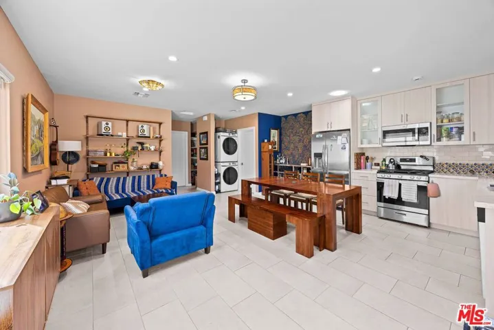 4129 Chevy Chase Drive, Los Angeles, California 90039