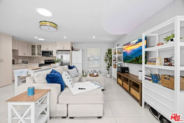 4129 Chevy Chase Drive, Los Angeles, California 90039