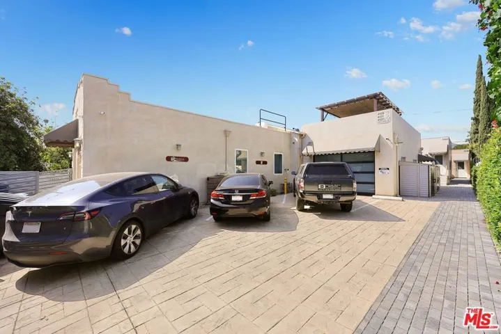 4129 Chevy Chase Drive, Los Angeles, California 90039