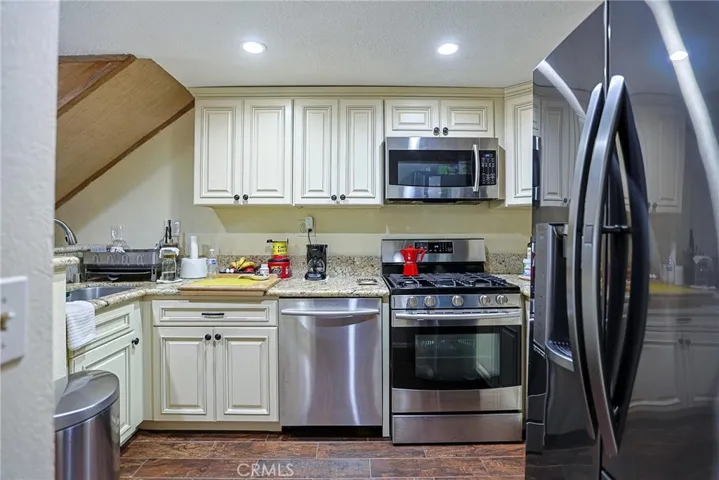 444 Bryson Springs, Costa Mesa, California 92627