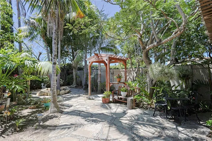 444 Bryson Springs, Costa Mesa, California 92627