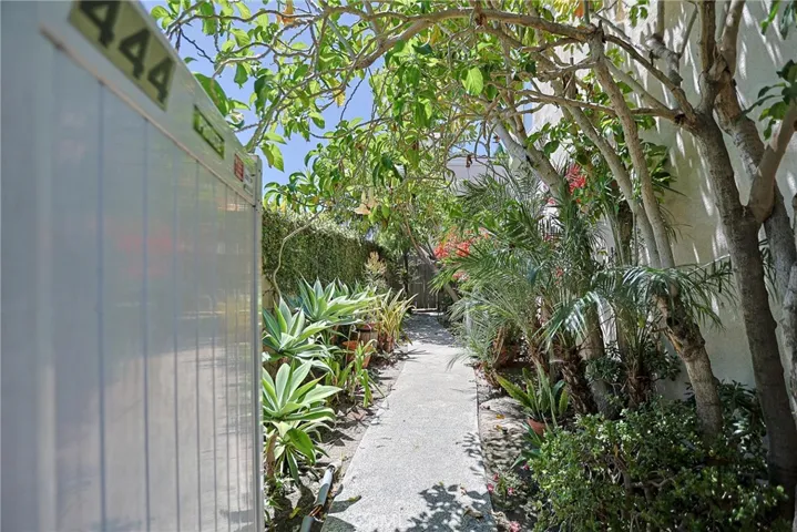 444 Bryson Springs, Costa Mesa, California 92627