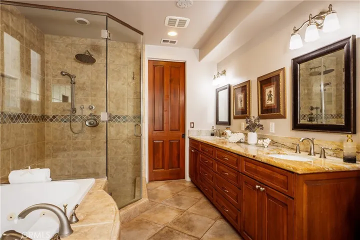 221 3rd, Manhattan Beach, California 90266