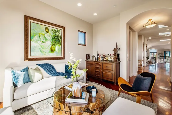 221 3rd, Manhattan Beach, California 90266