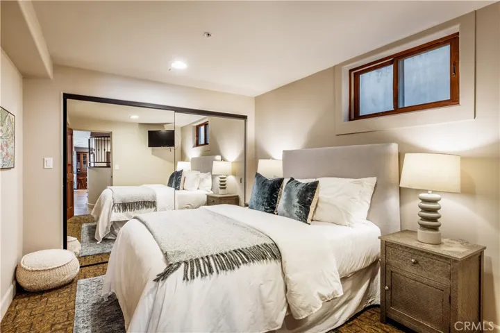 221 3rd, Manhattan Beach, California 90266