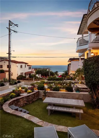 221 3rd, Manhattan Beach, California 90266