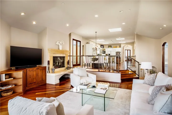 221 3rd, Manhattan Beach, California 90266