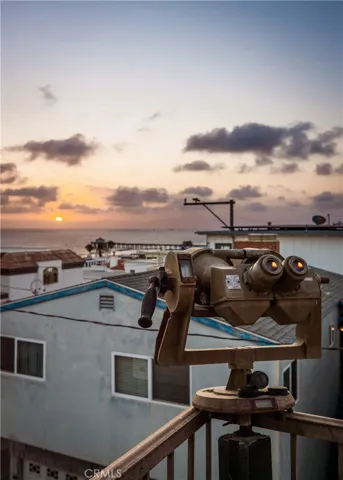 221 3rd, Manhattan Beach, California 90266
