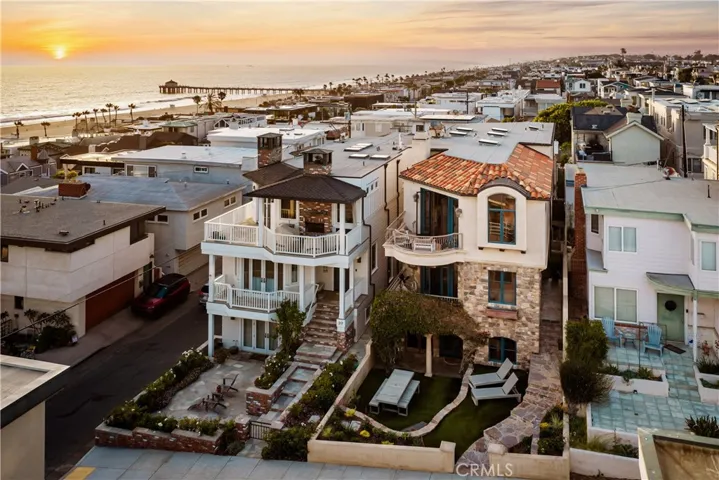 221 3rd, Manhattan Beach, California 90266