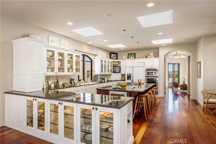 221 3rd, Manhattan Beach, California 90266