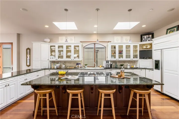 221 3rd, Manhattan Beach, California 90266