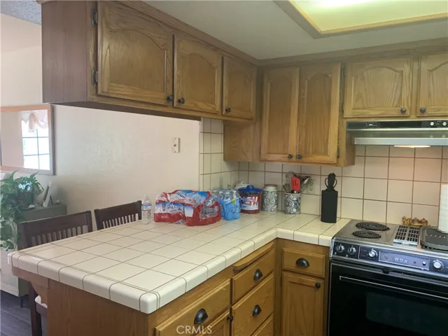 Pass through countert to dining area.