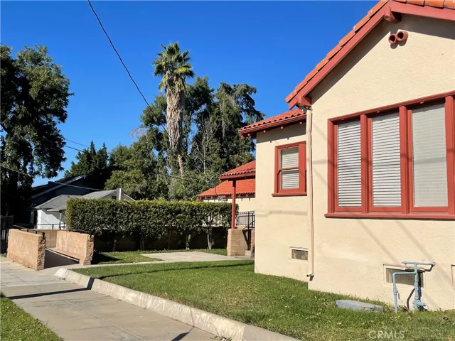 9345 Magnolia Ave, Riverside, California 92503