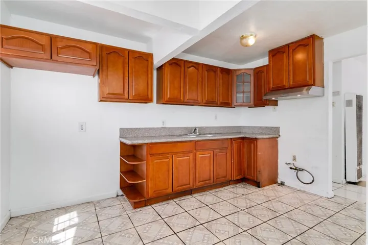 535 N Allyn, Ontario, California 91764