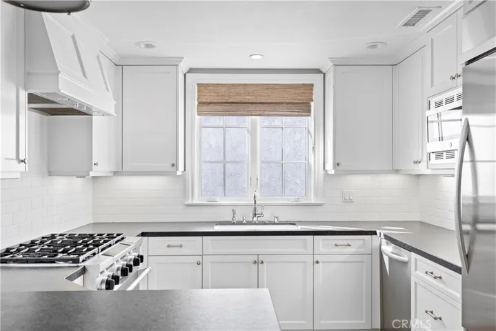 515 1/2 Narcissus Avenue, Corona Del Mar, California 92625