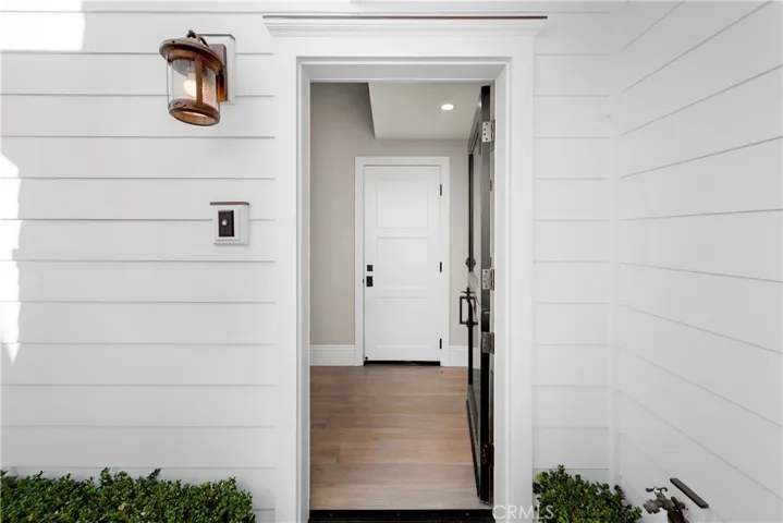 515 1/2 Narcissus Avenue, Corona Del Mar, California 92625