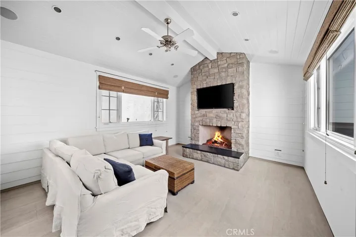 515 1/2 Narcissus Avenue, Corona Del Mar, California 92625