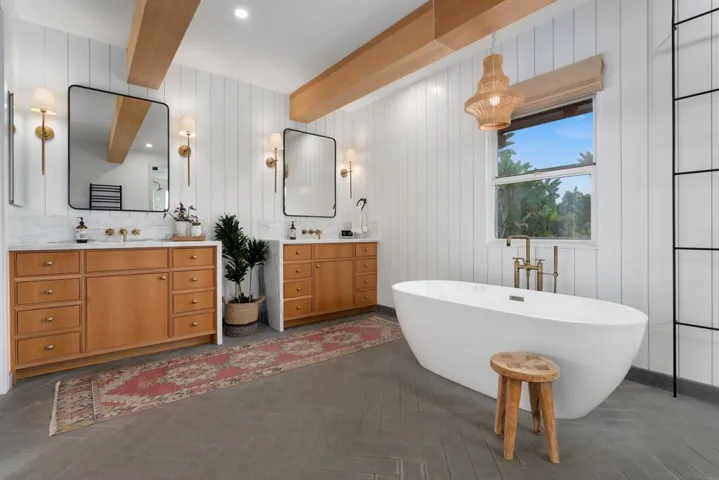427 El Sueno, Solana Beach, California 92075