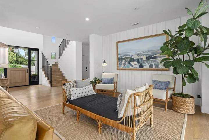 427 El Sueno, Solana Beach, California 92075