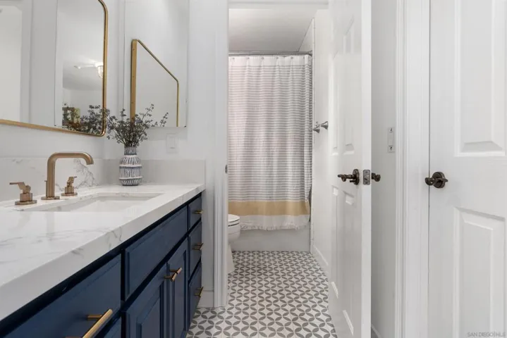 427 El Sueno, Solana Beach, California 92075